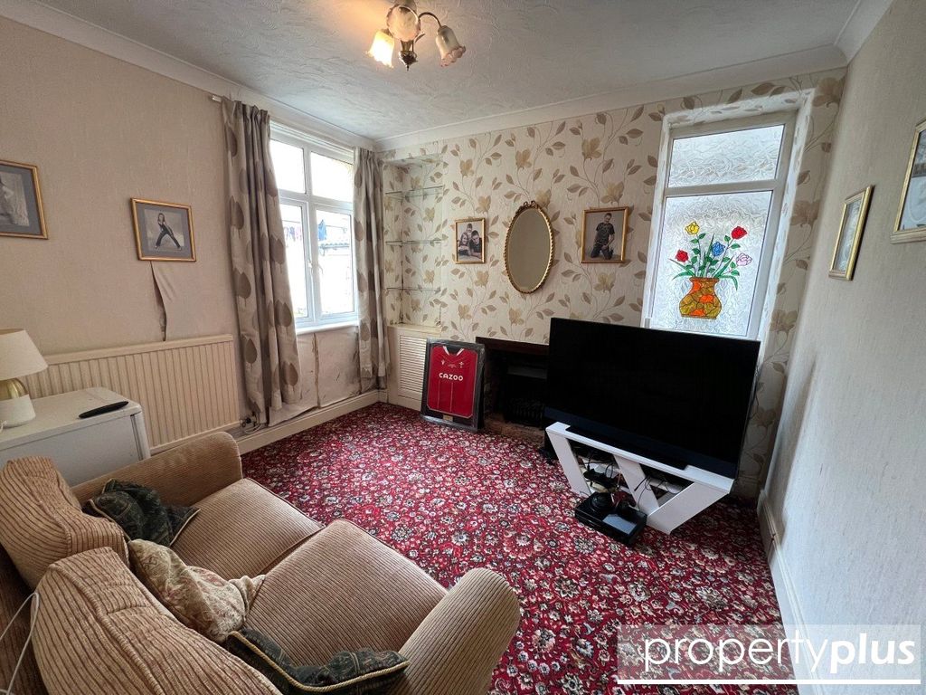 Property photo 3 of 13 Picture No. 12