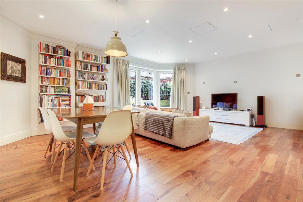 Property photo 1 of 10 Dining.Jpg