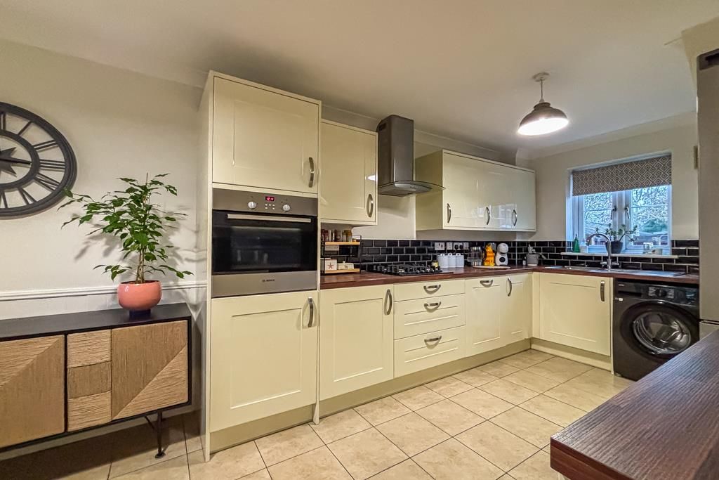 Property photo 3 of 14 Kitchen/Diner