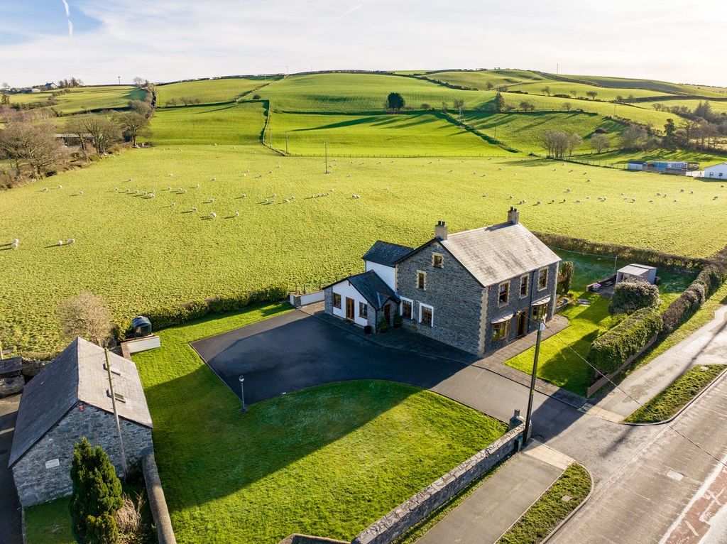 Property photo 1 of 50