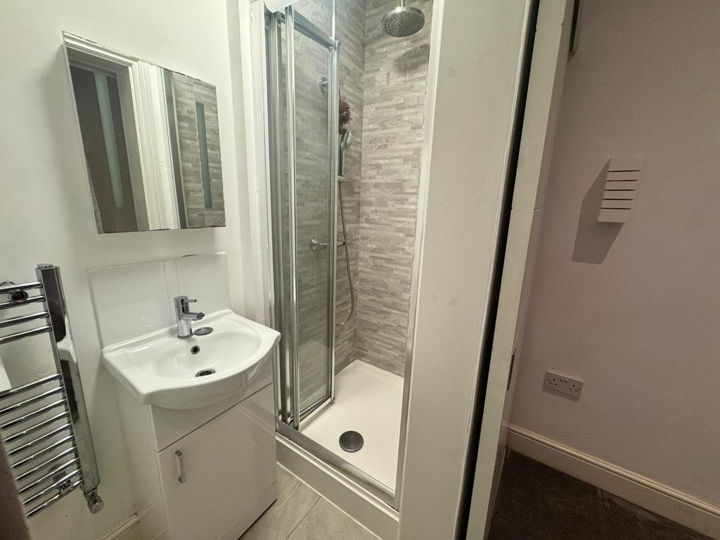 Property photo 2 of 5 3540d3c4-6E05-4335-A4A3-Eb215E449d1d