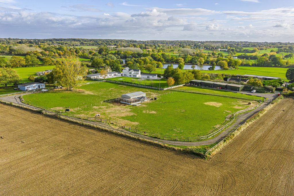 Property photo 1 of 5