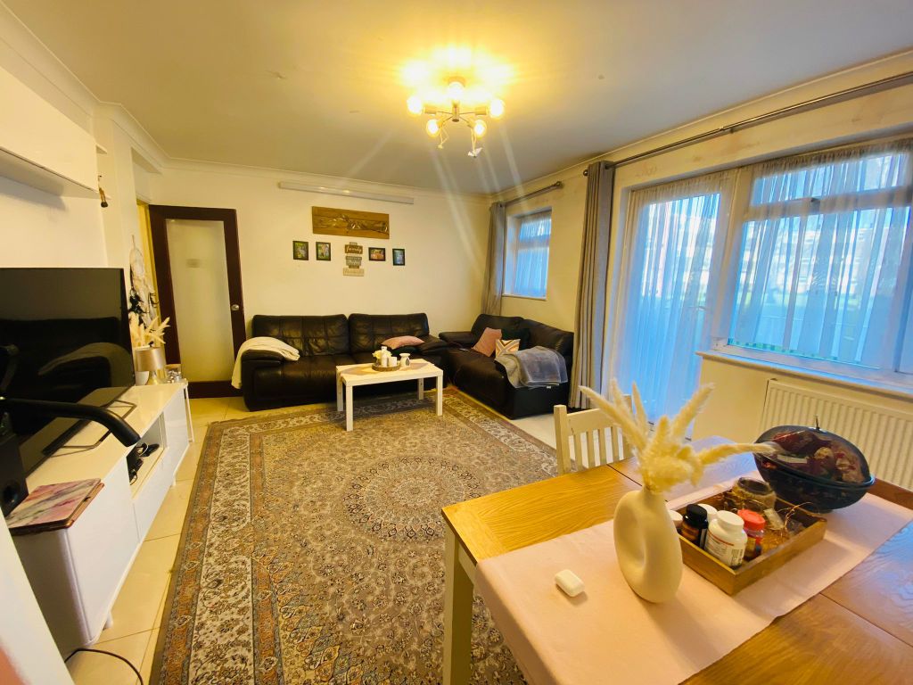 Property photo 1 of 8