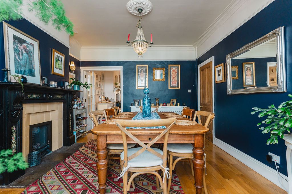 Property photo 1 of 40