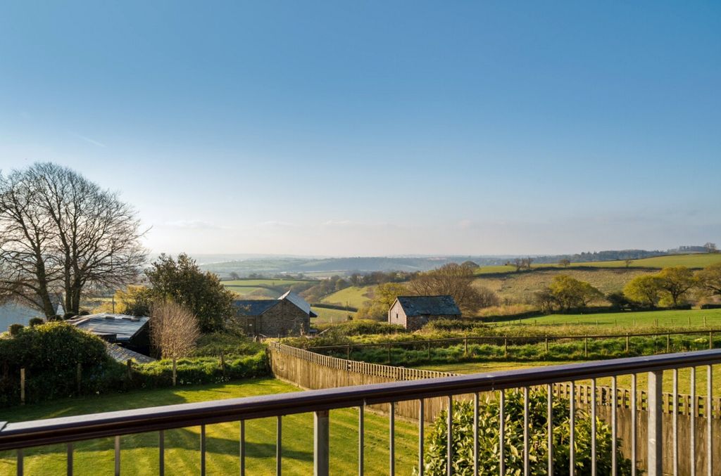 Property photo 2 of 23 Picture No. 04