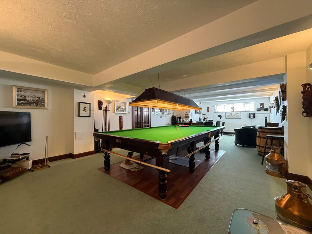 Property photo 3 of 37