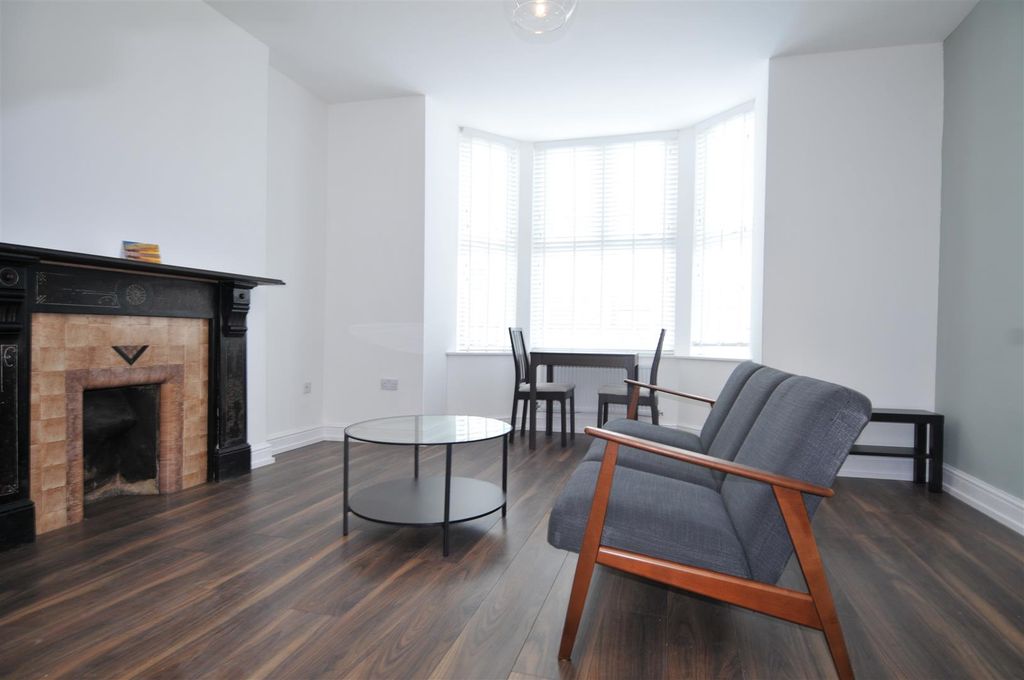 Property photo 2 of 4 18Addisonrdf1002.Jpg