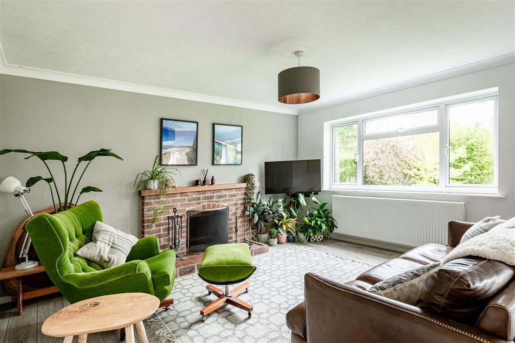 Property photo 2 of 22