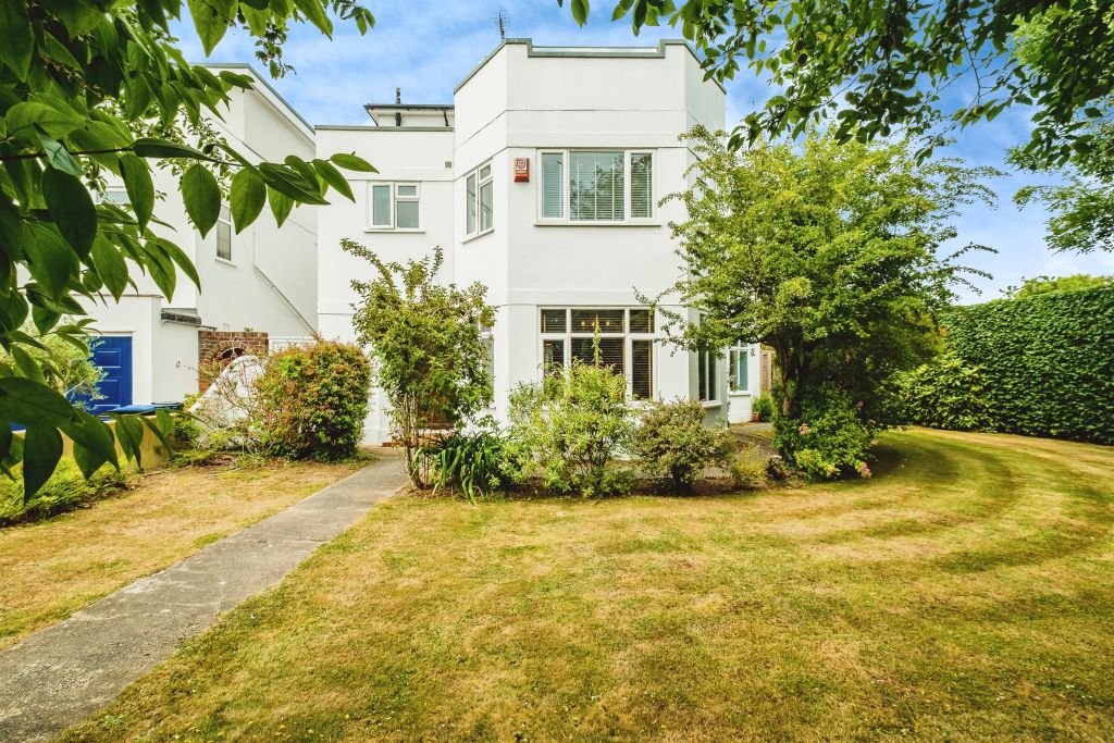 Property photo 1 of 17