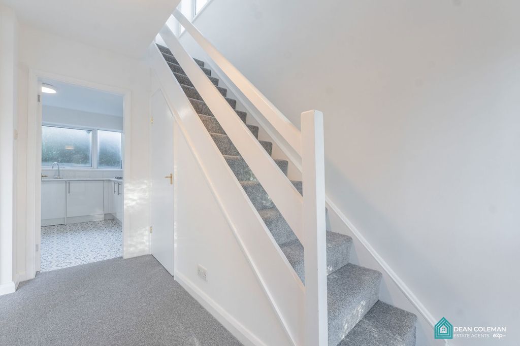 Property photo 3 of 29