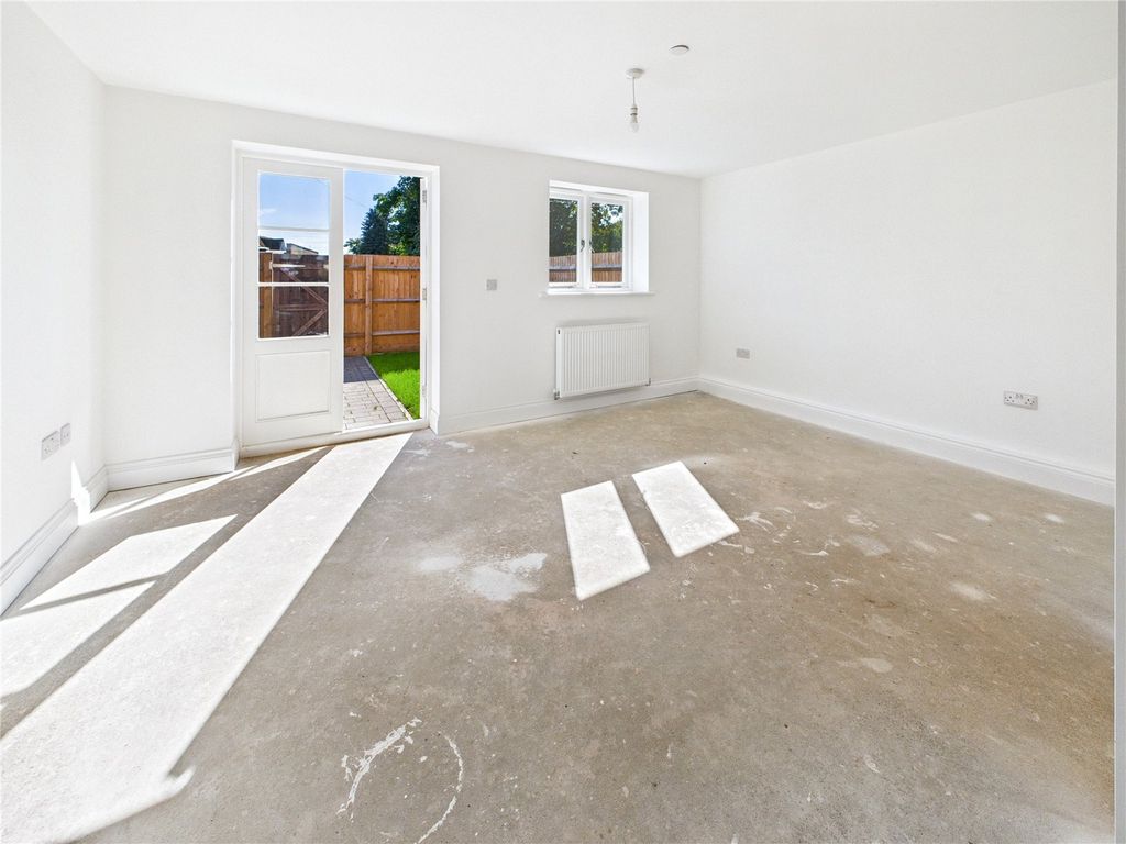 Property photo 3 of 9 Picture 3