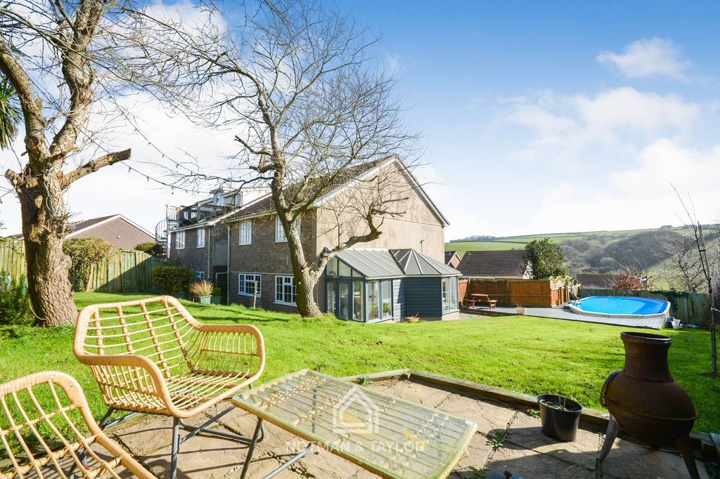 Property photo 1 of 27