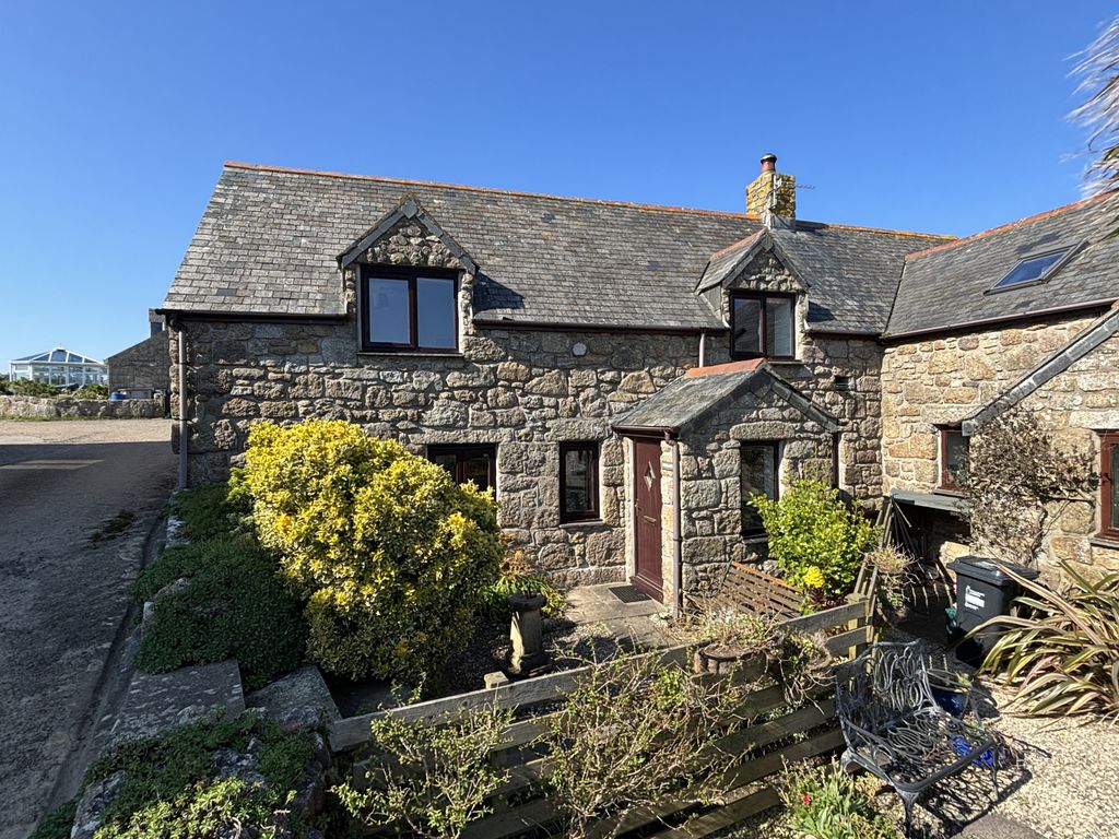 Property photo 1 of 19 3/4 Bedroom Semi-Detached House For Sale