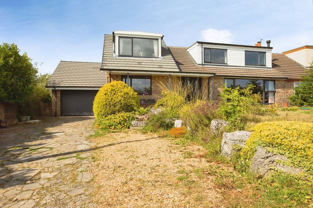 Property photo 1 of 30