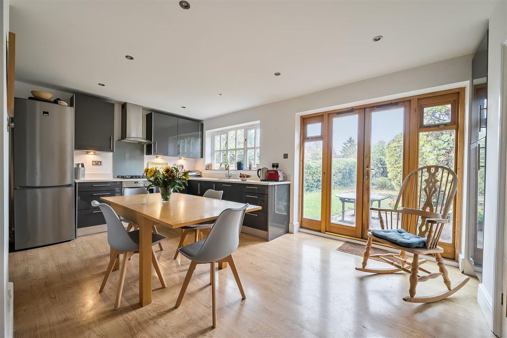 Property photo 2 of 14 Kitchen/Dining Room