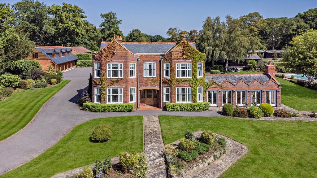 Property photo 1 of 23 Southbourne Court