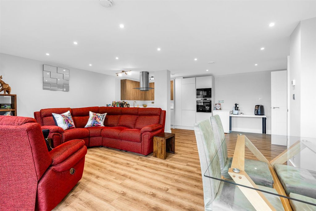 Property photo 2 of 24 Internal-15.Jpg