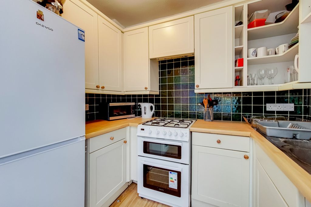 Property photo 2 of 24