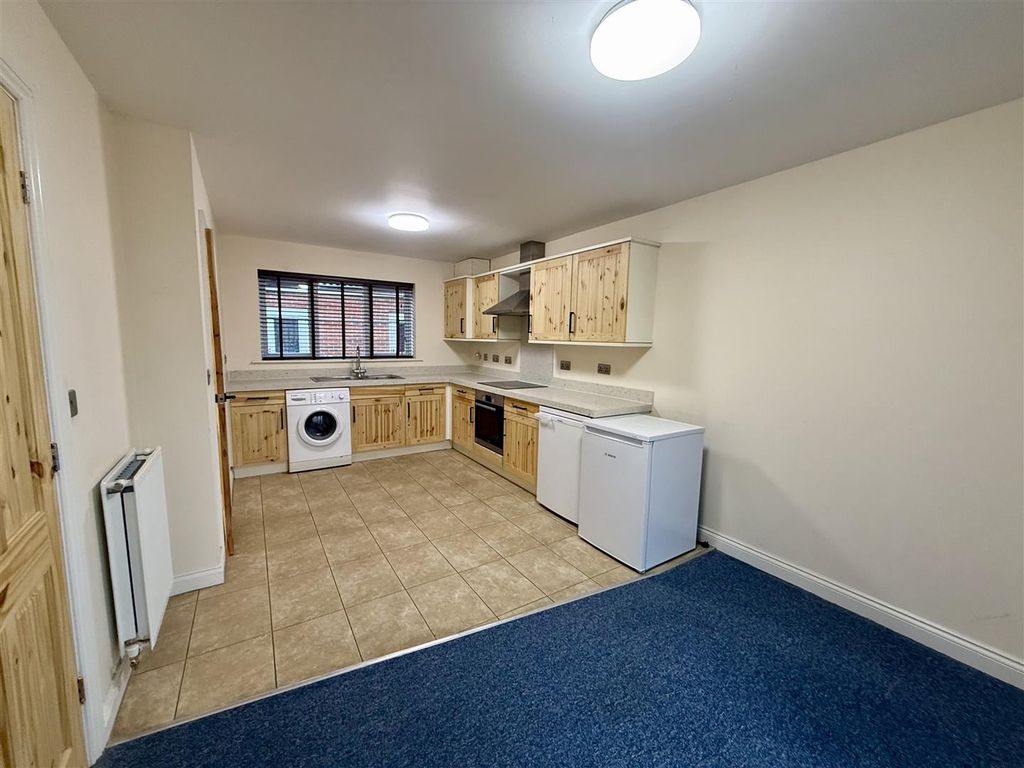 Property photo 3 of 15 Kitchen/Diner