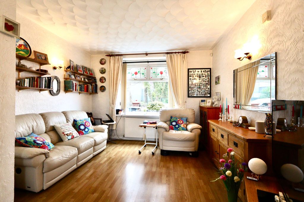 Property photo 2 of 35