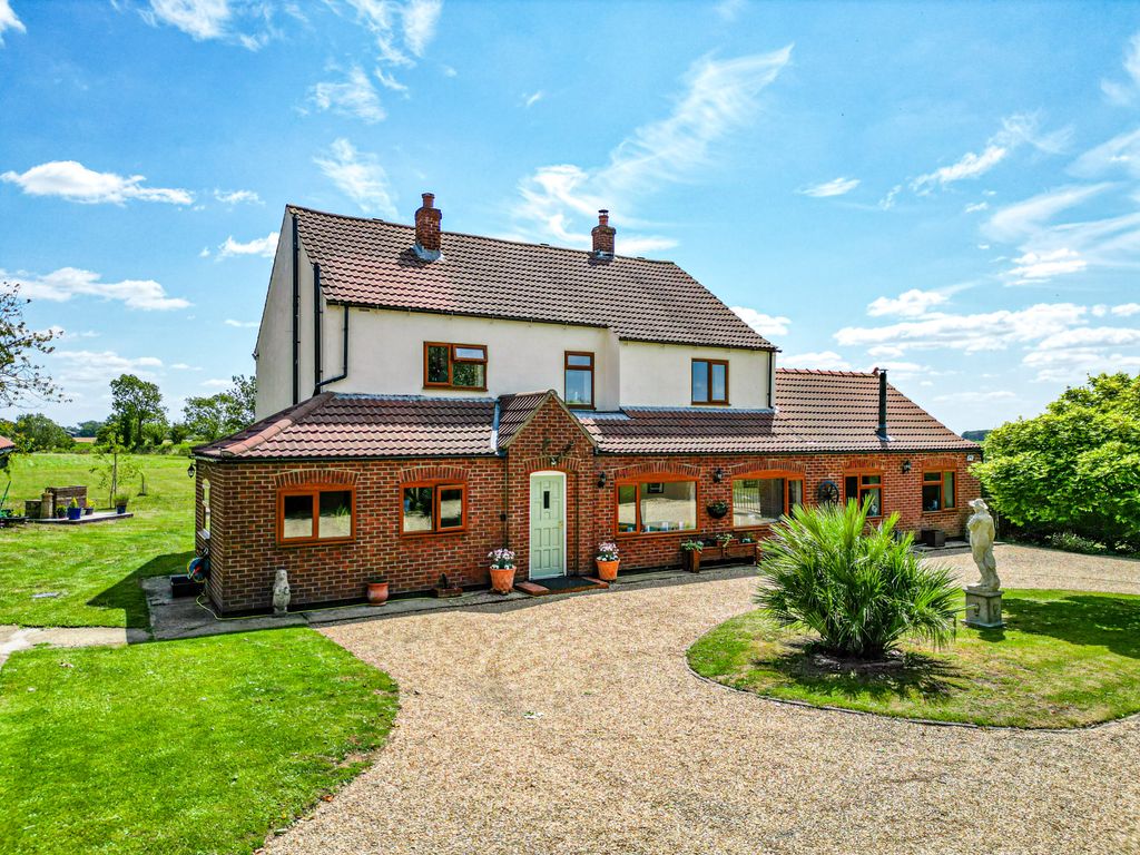 Property photo 2 of 22