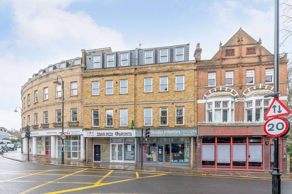 Property photo 2 of 8