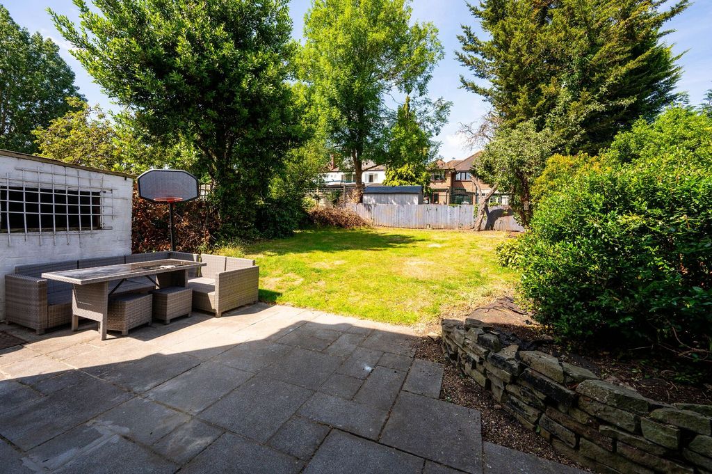 Property photo 1 of 15