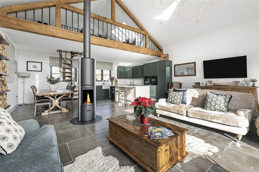 Property photo 2 of 26 Picture No. 27