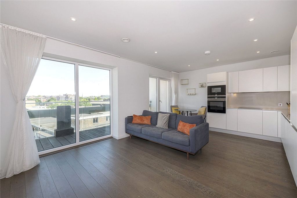 Property photo 1 of 6