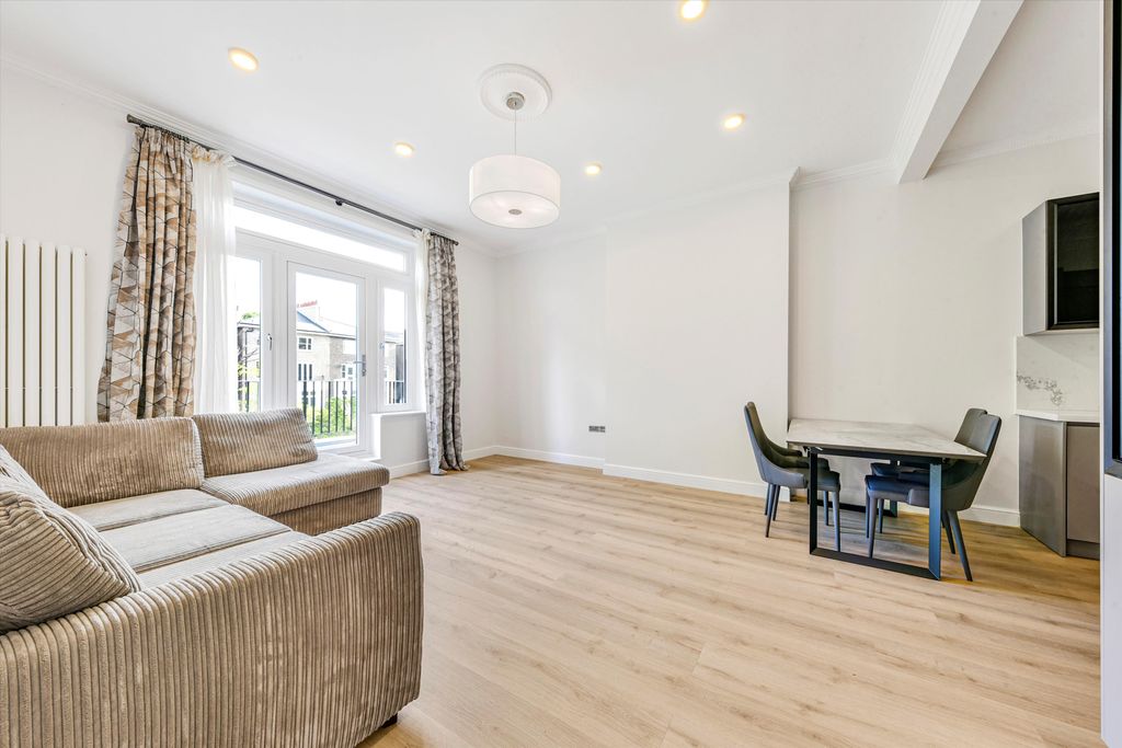 Property photo 3 of 12 Image