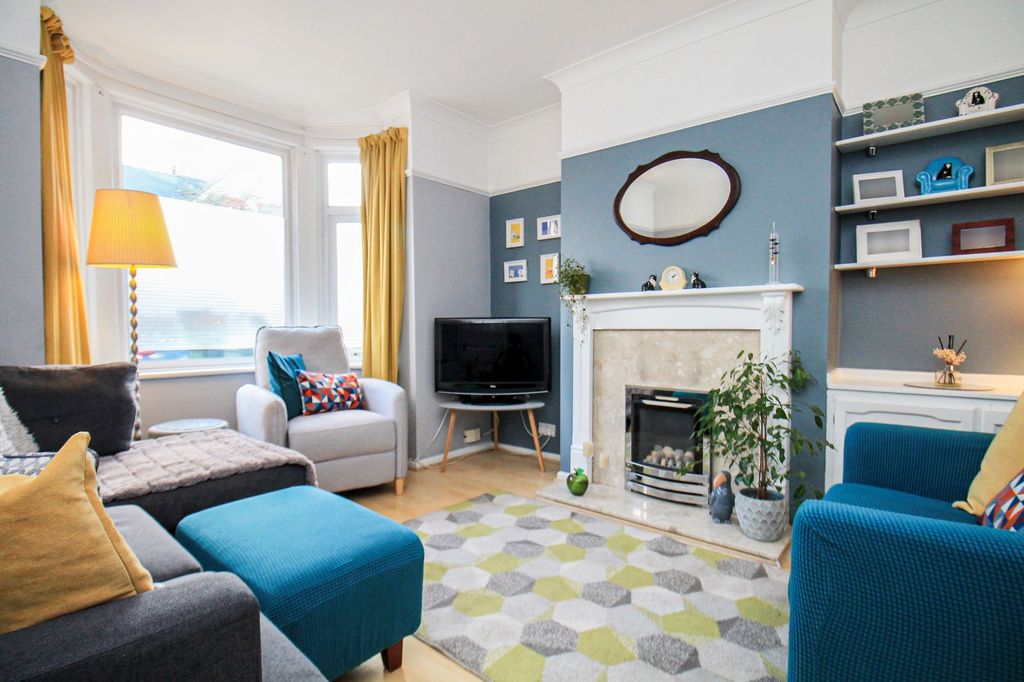 Property photo 2 of 15