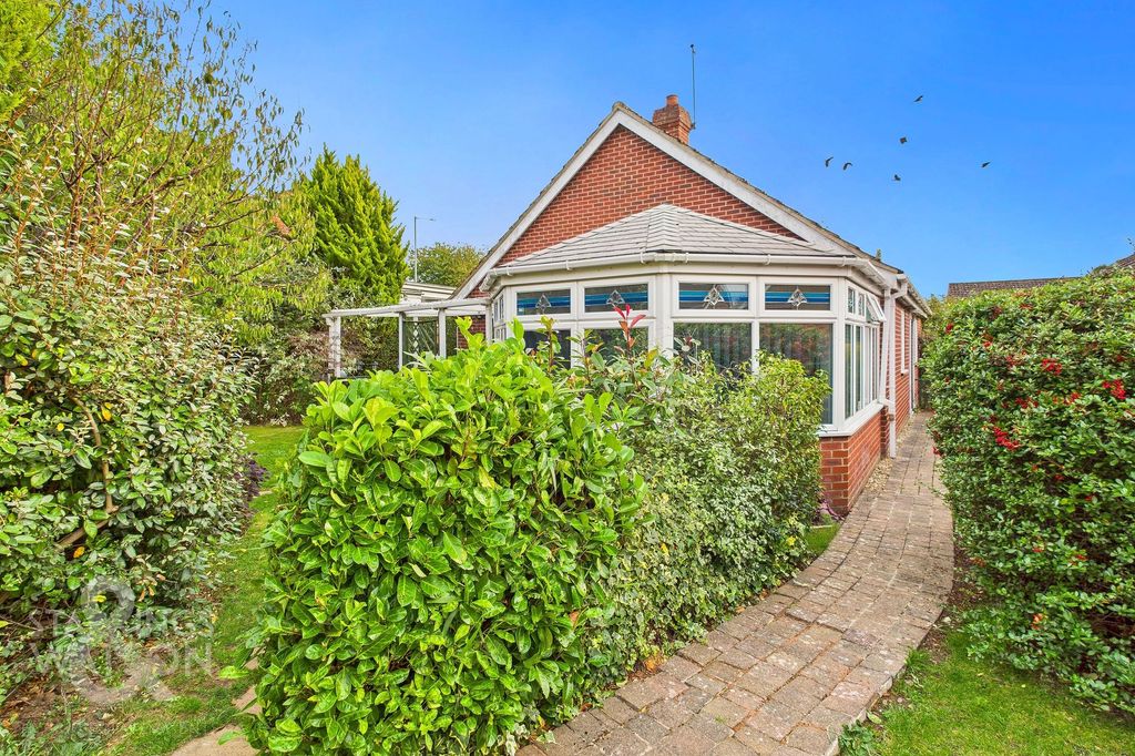 Property photo 2 of 23