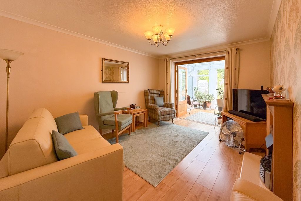 Property photo 2 of 11 5238862