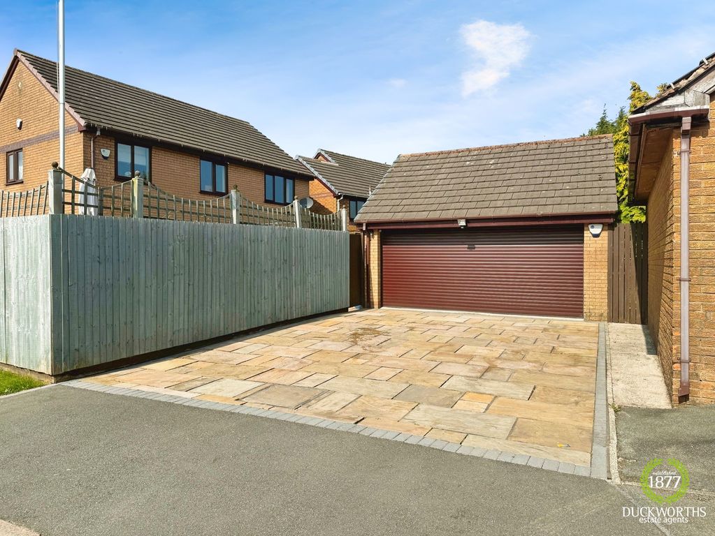 Property photo 2 of 43