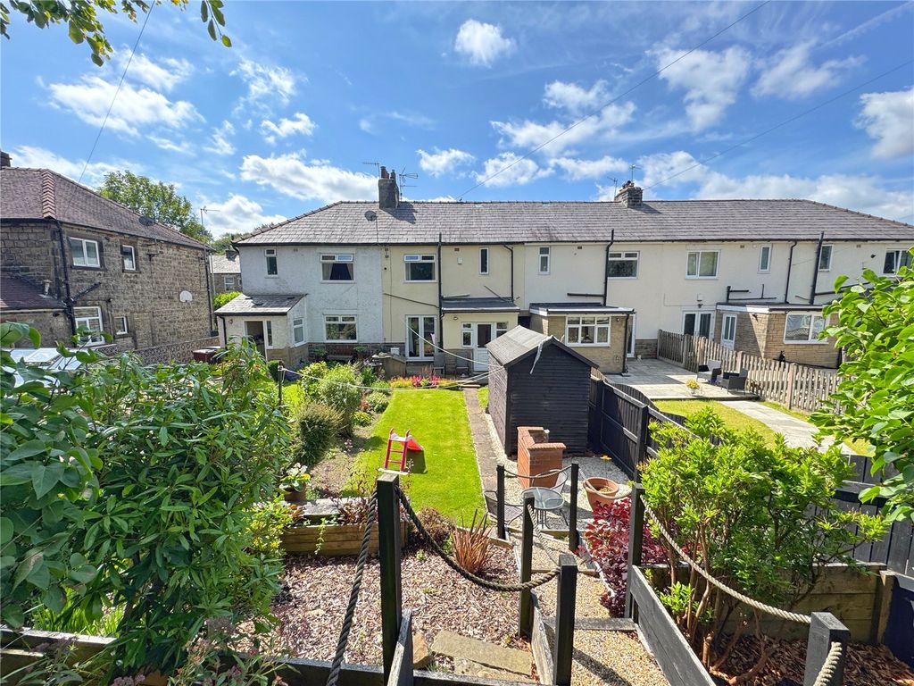 Property photo 2 of 26 Large Rear Garden