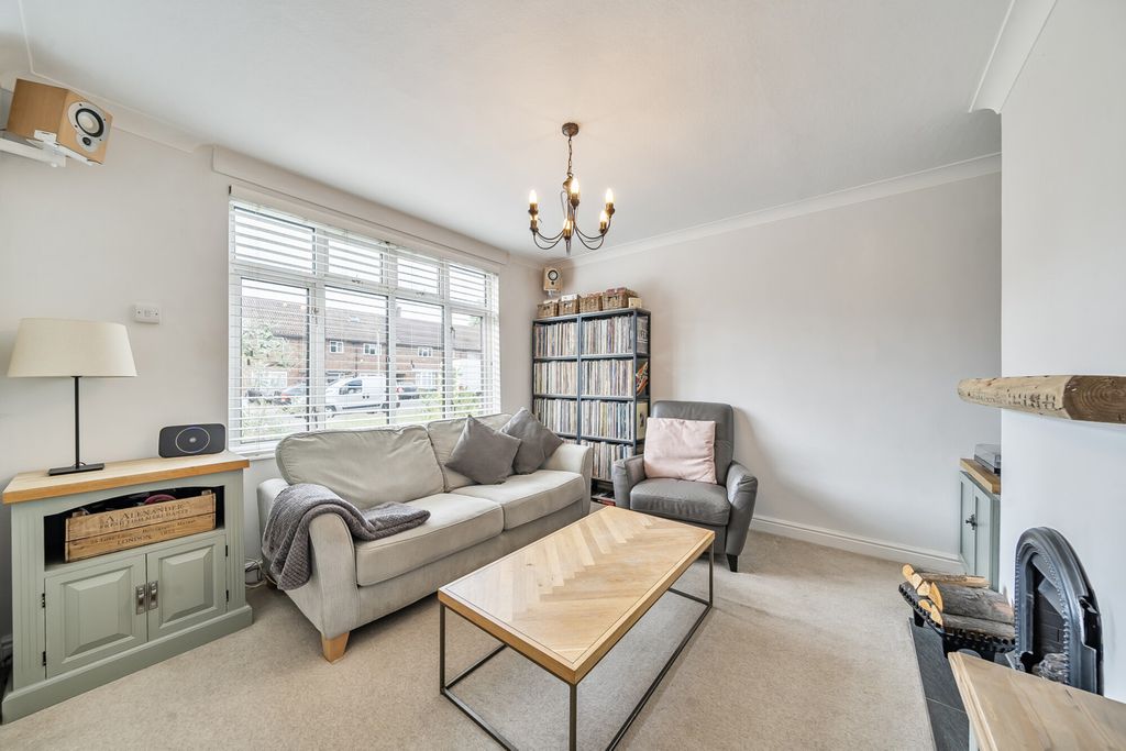 Property photo 3 of 21 1329312-15-688A4A...