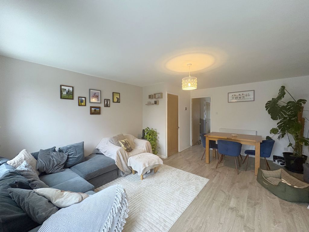 Property photo 3 of 17 Gallery