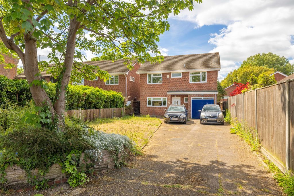 Property photo 1 of 14 Photo 8