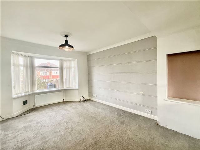 Property photo 3 of 21 Lounge