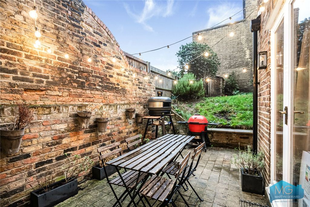 Property photo 3 of 16 Picture No. 09