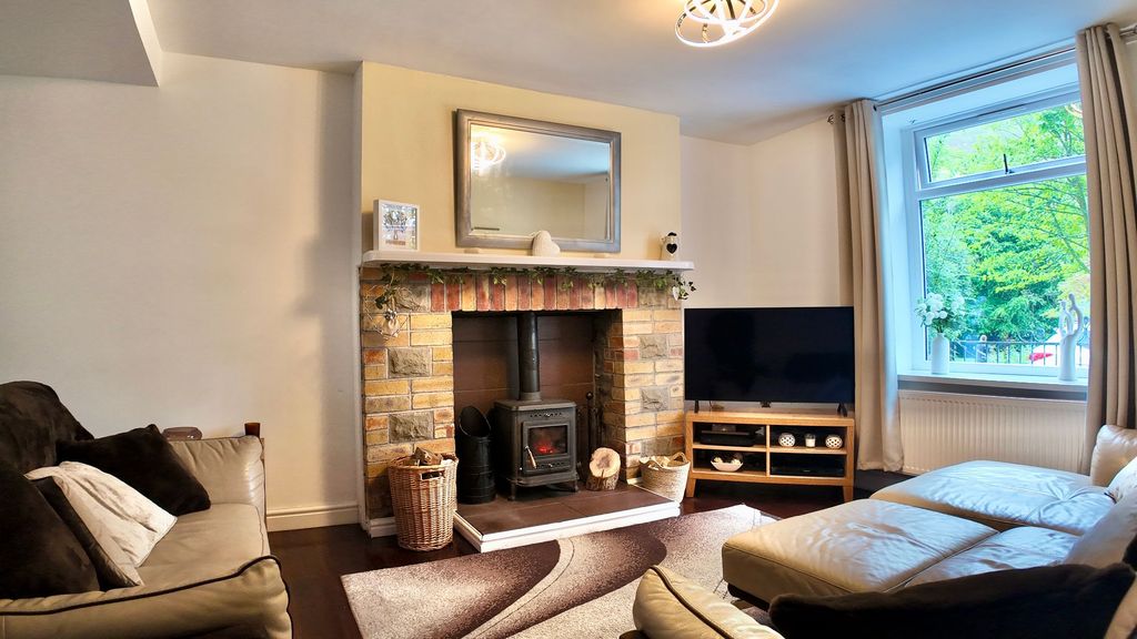 Property photo 2 of 37