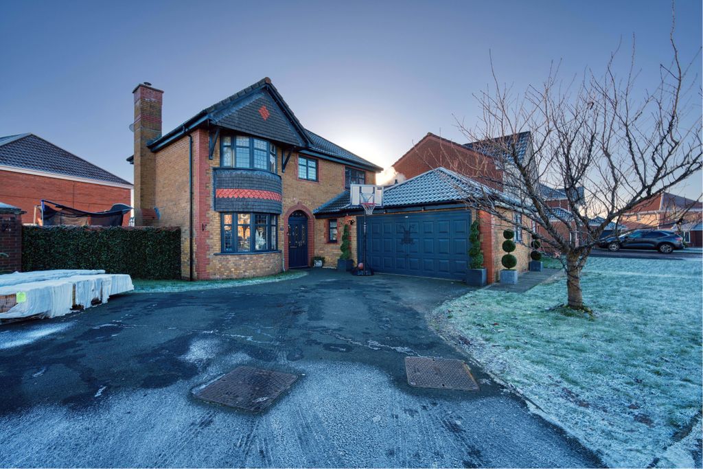 Property photo 1 of 36