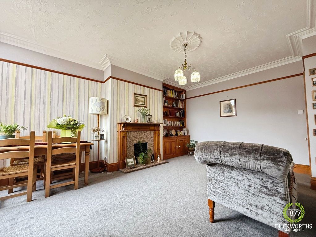 Property photo 3 of 28