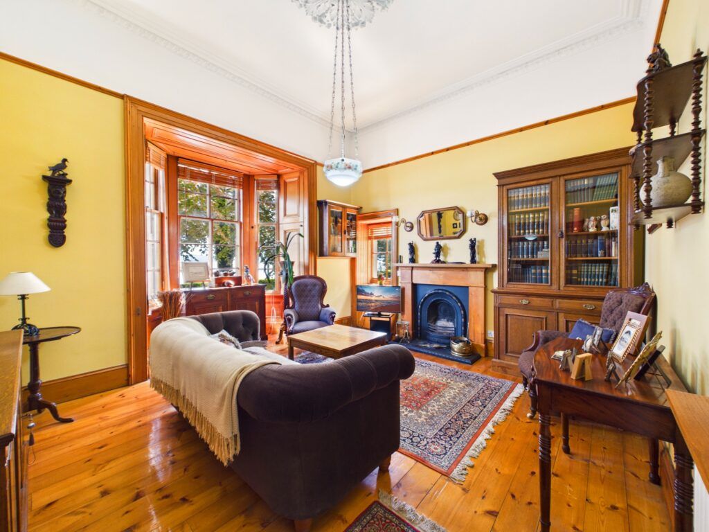 Property photo 3 of 47