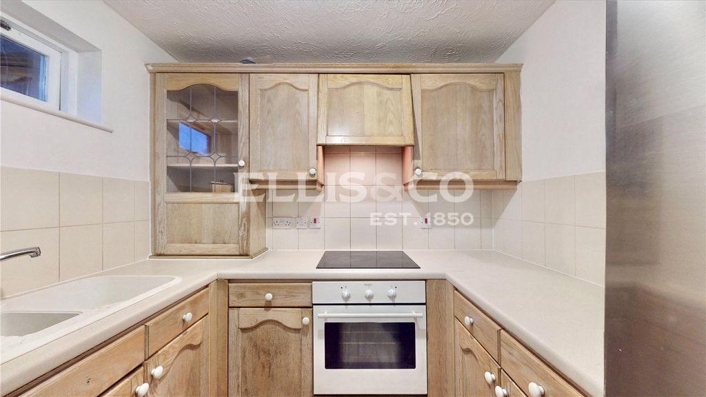 Property photo 2 of 13 Picture No. 32