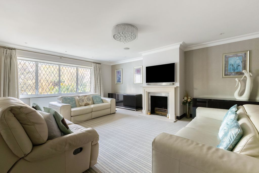 Property photo 2 of 23