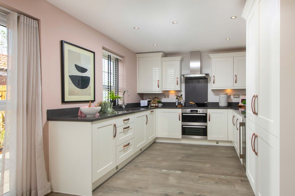 Property photo 2 of 9 Kingsley Kitchen