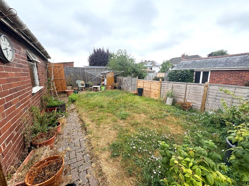 Property photo 2 of 11 Garden