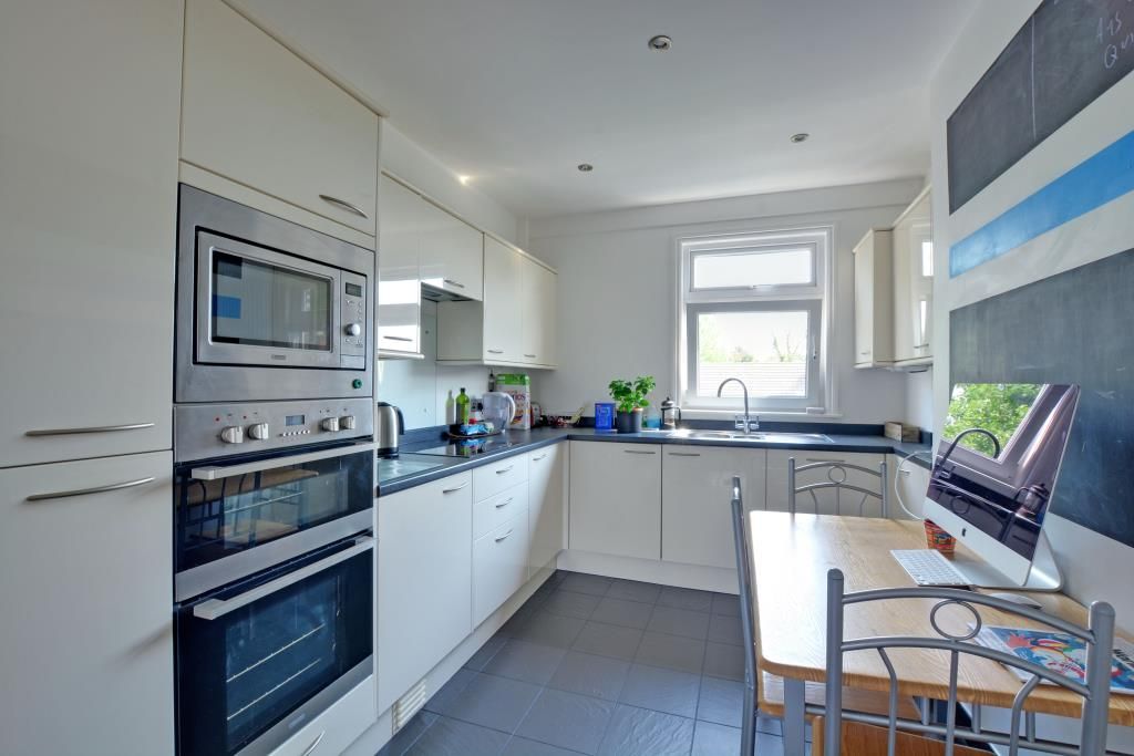 Property photo 1 of 8 Kitchen