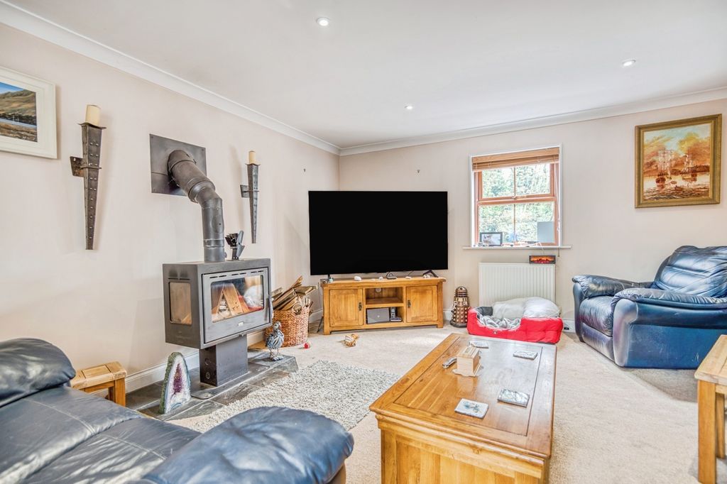 Property photo 3 of 29 Pbox-Img.Jpg